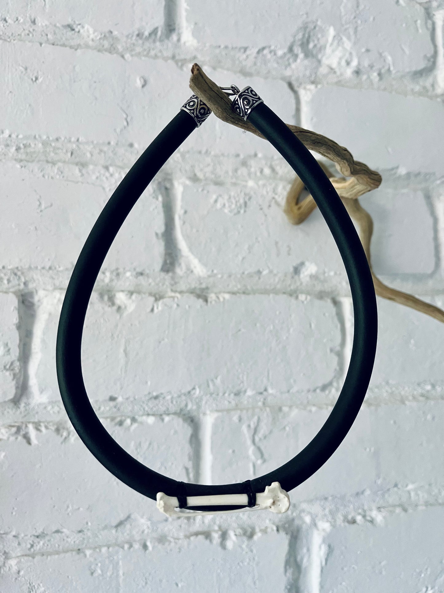 bone torque choker